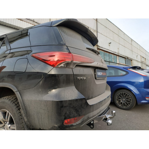 Фаркоп BALTEX на TOYOTA Fortuner TRD 2018-  Арт. 24.9040.08E (фаркоп с нерж. накладкой) (крюк на балке) (Серия ЭКОНОМ)